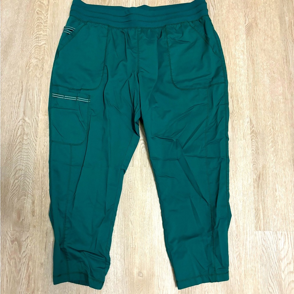 Cherokee Revolution Jogger Scrubs (NWOT)